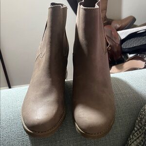 Universal Thread Brown Chelsea Ankle Booties for Women